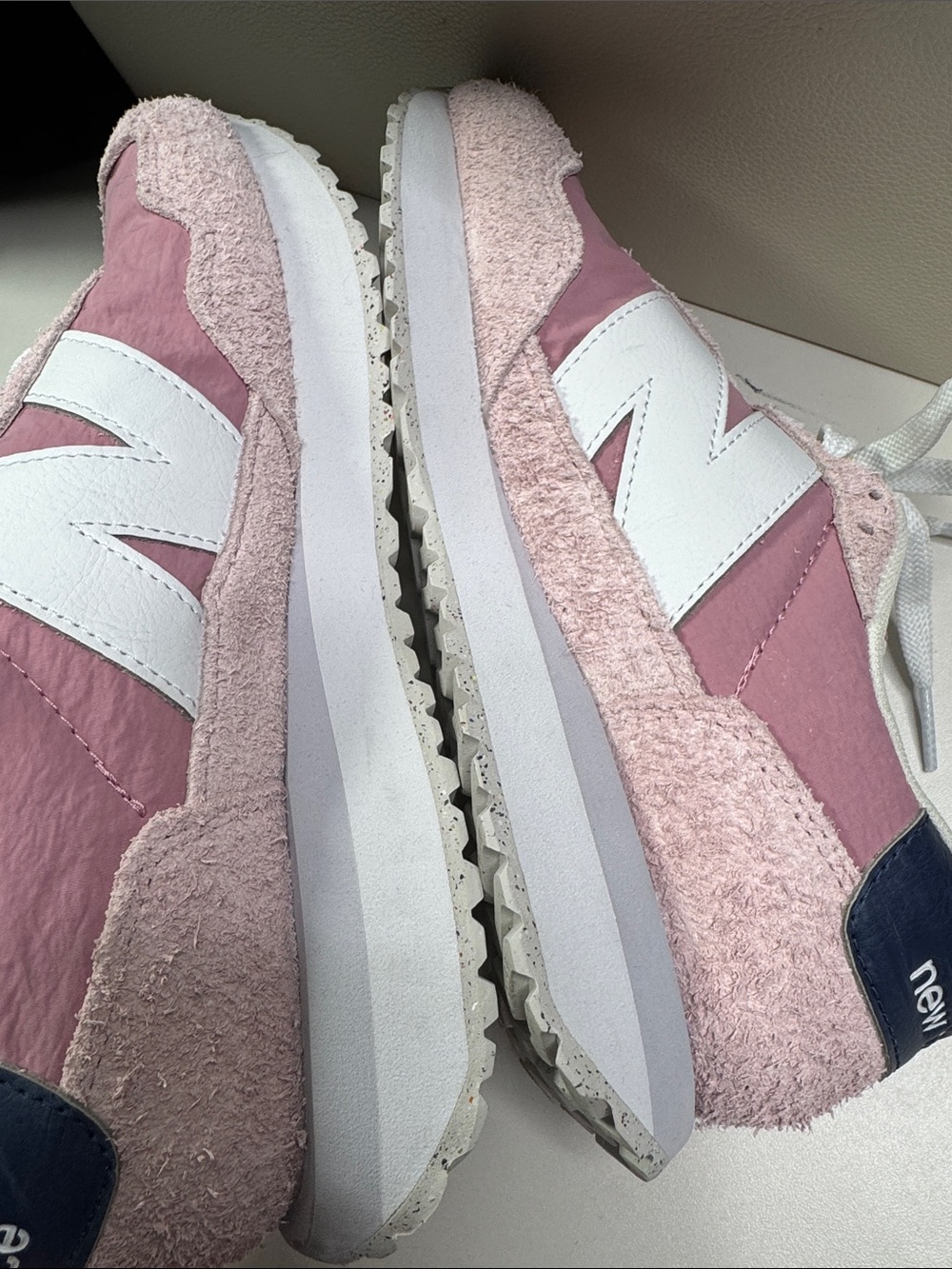 New Balance 237 Sneaker - Women's size 8.5 - Picture 9 of 12